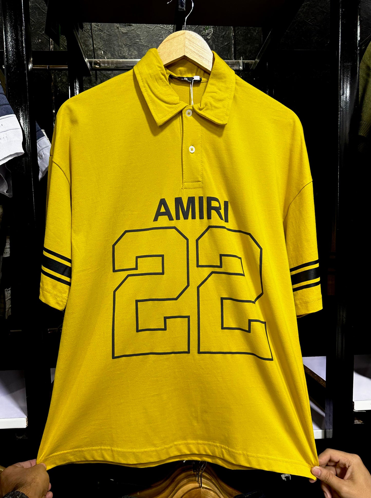 Down shoulder t-shirt polo style