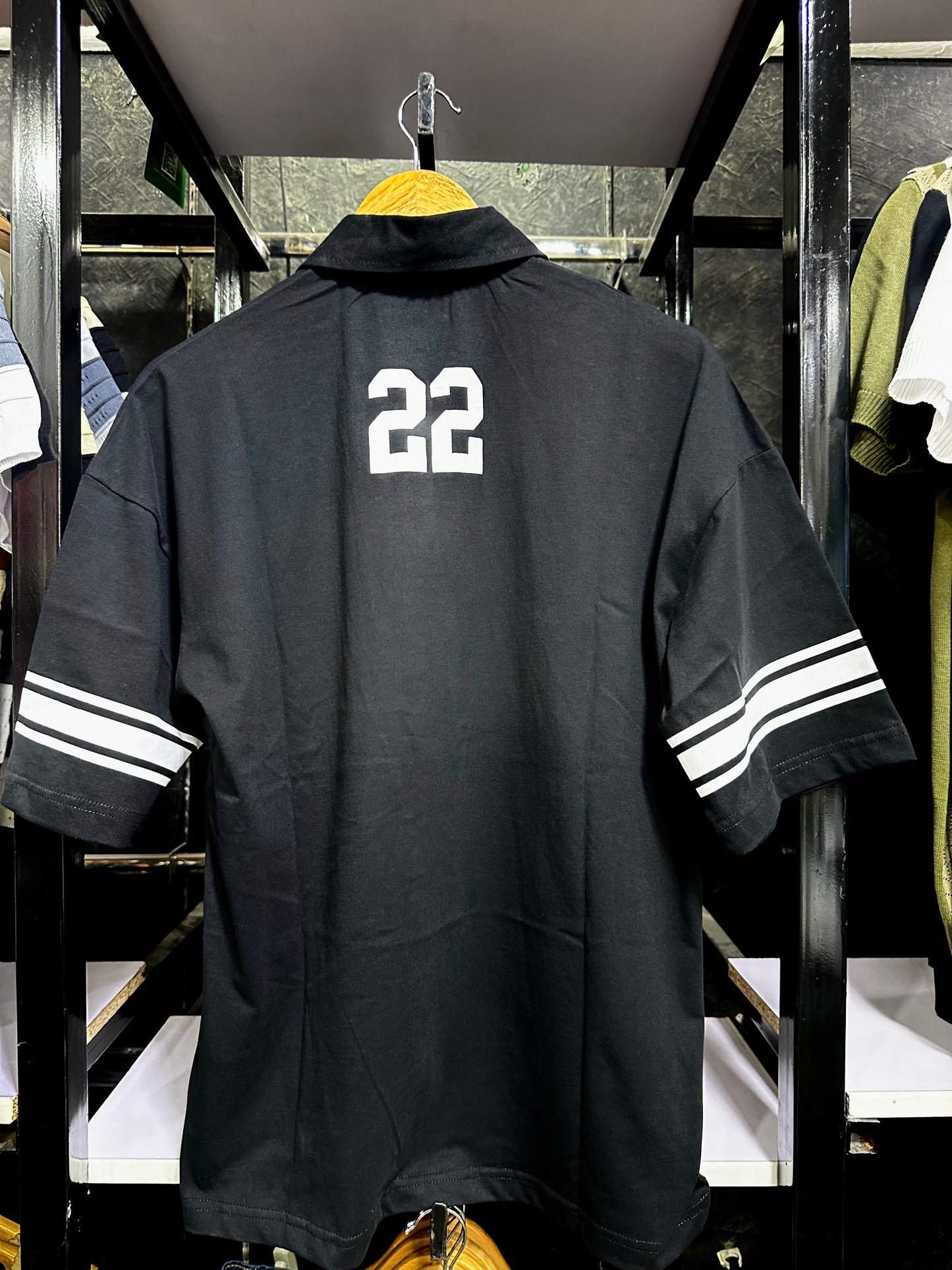 Down shoulder t-shirt polo style