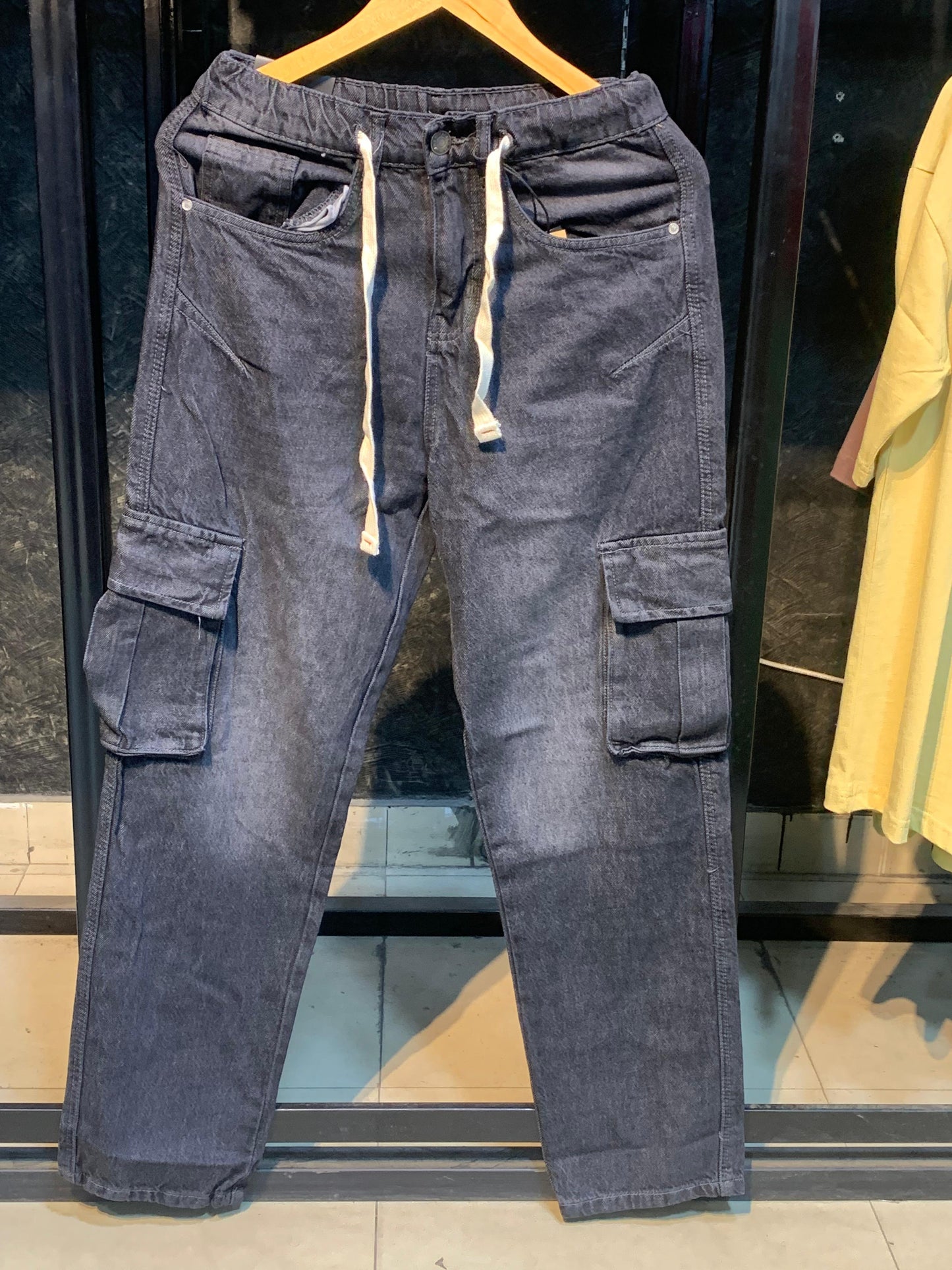 Baggy Six-Pocket Cargo Jeans – Streetwear Utility Fit