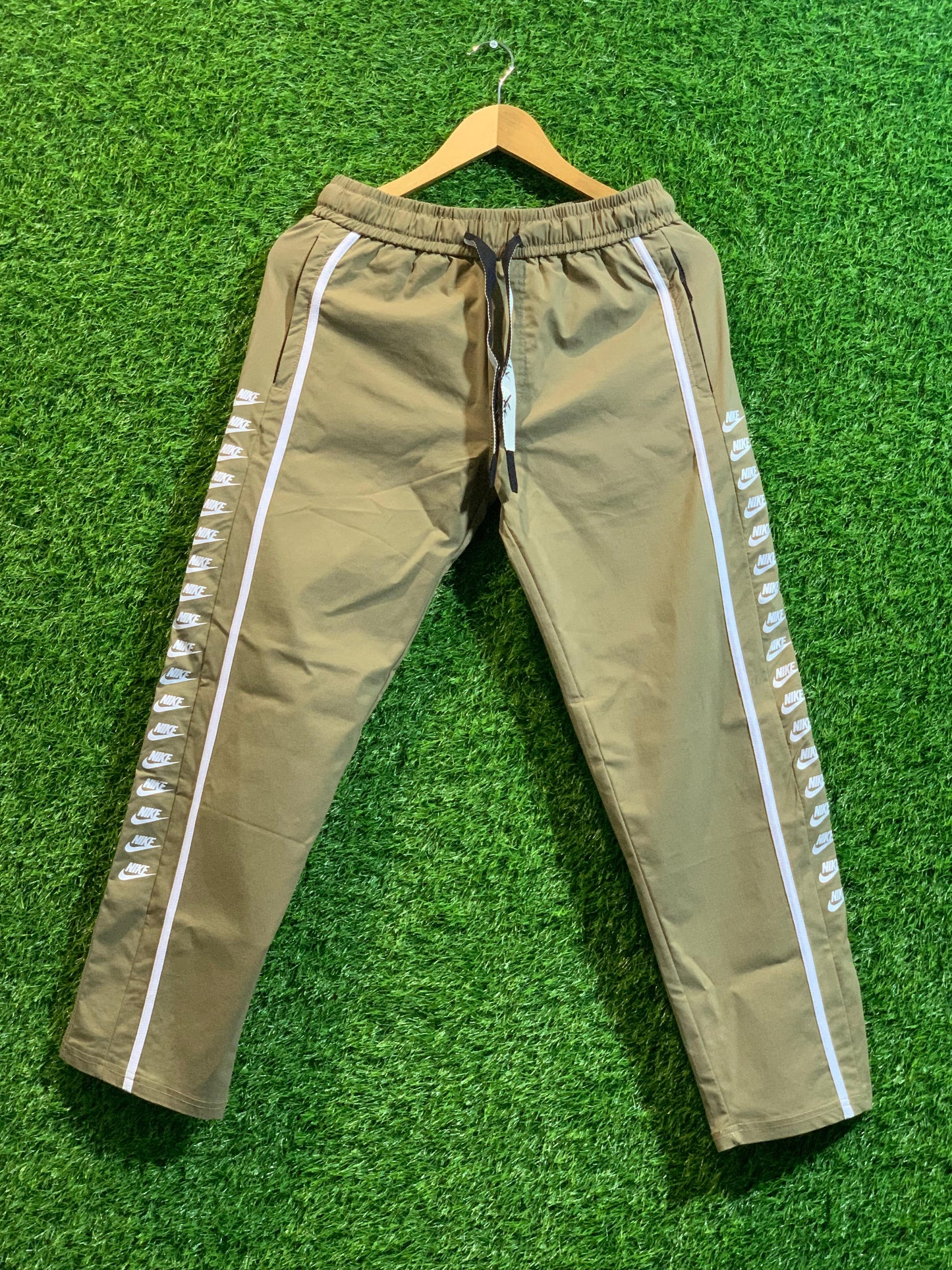 Premium Oversized Baggy Trousers – Streetwear Comfort Fit